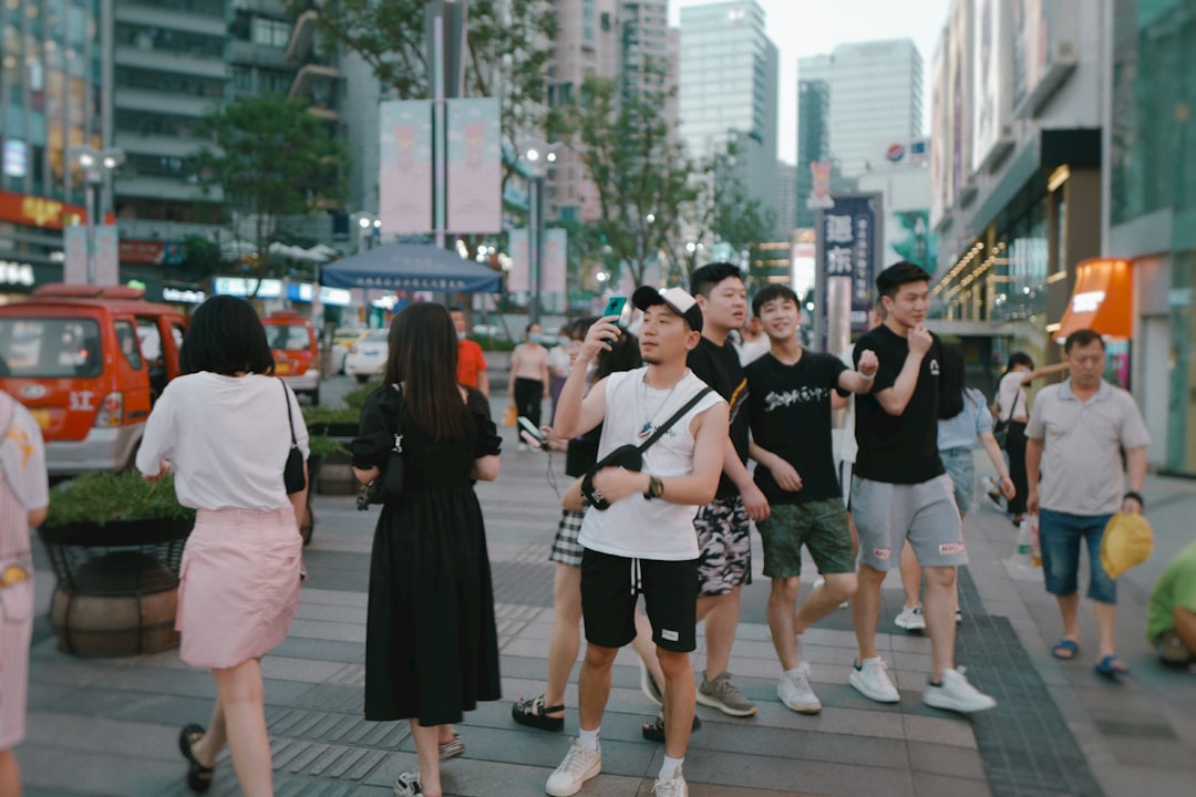 K-팝 굿즈 및 패션 아이템